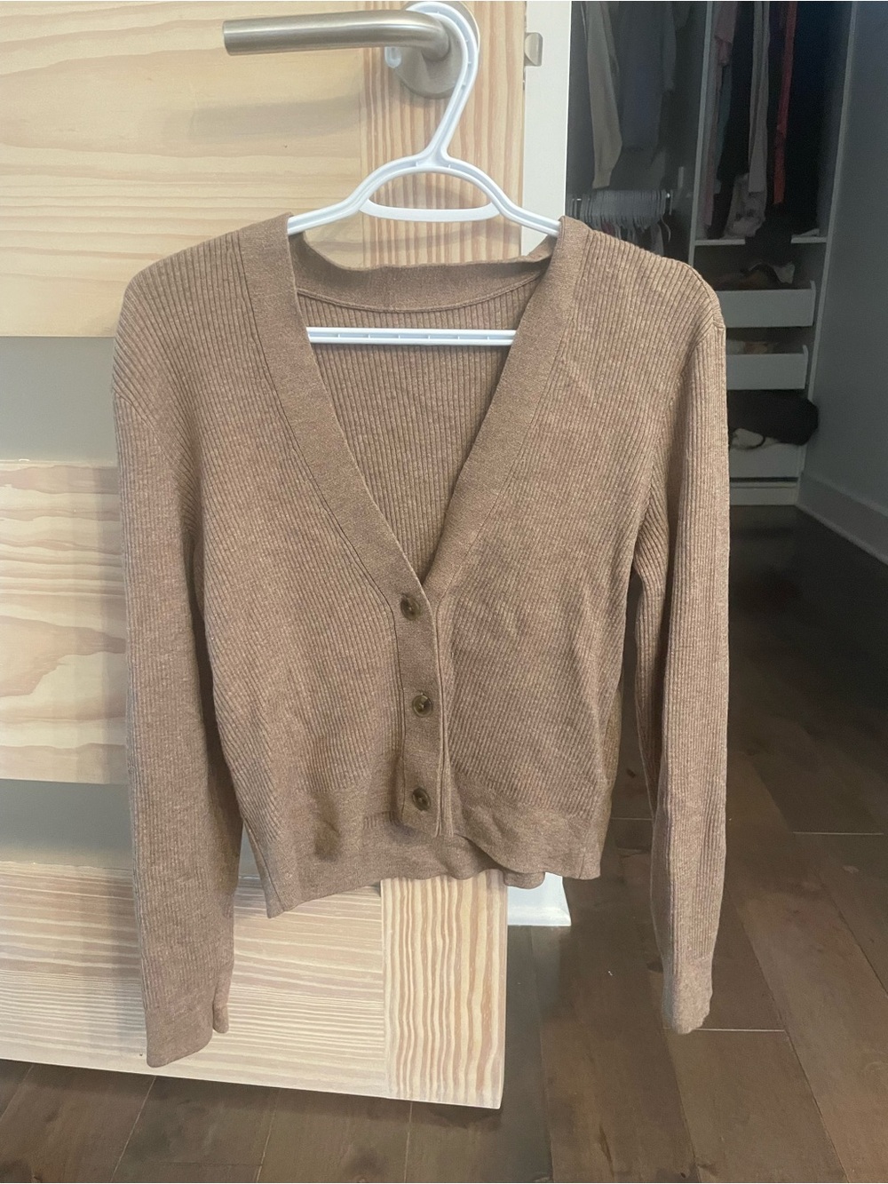 Uniqlo Classic Women’s Brown V-Neck Button Cardigan Sweater - small